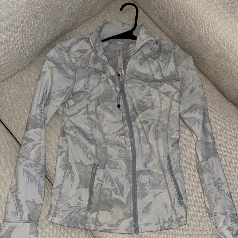 Lululemon Athletica Gray Ski Jacket with Weather Resistance